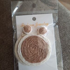 Elegant Tan and Cream Woven Earrings
